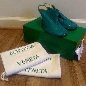 Bottega Veneta Women's Teal Pump